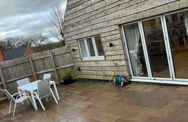 Honeysuckle Cottage -PART OF ALTON COTTAGES - Foto 3