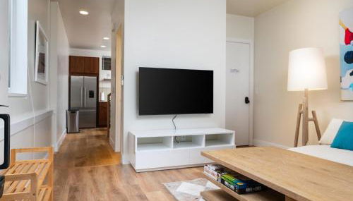 Lux Townhome With Parking and Rooftop Putting Green - Foto 4