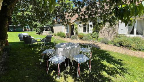 La Cachette - gîte 'cosy' à Magny Cours - Foto 2, Garden