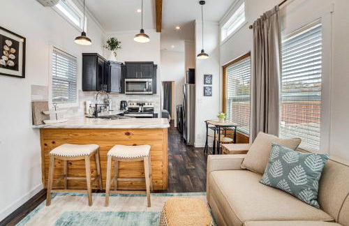 Walk to Lewisville Lake Cozy Couples Retreat - Foto 8