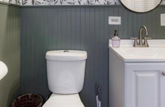 King Size Bed, Near Hwy, Work Desk, Close Parking - Foto 13