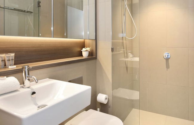 Orange Stay at Collins Wharf - Photo 23