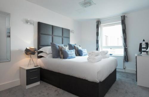 Reflections - Balcony Views of Poole Harbour - Photo 15