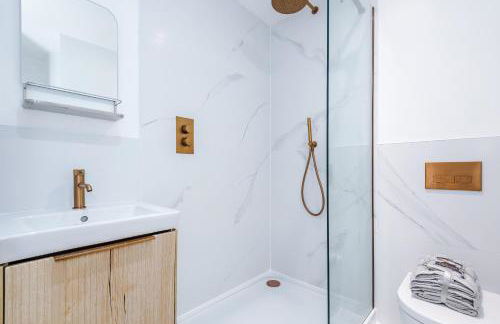 Stylish 2-Bed Apartment - Prime Leeds City Centre - Foto 22