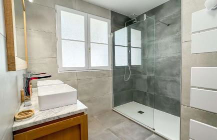 Superbe villa entièrement rénovée avec piscine à proximité de la plage - Foto 12