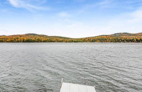 Spacious Lakefront Retreat w/Stunning Views - Foto 22