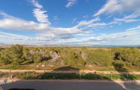 Amazing Apartment In Torrevieja - Foto 8