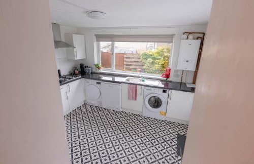 Spacious Home 10 mins to Airport & Braehead - Pass the Keys - Foto 12