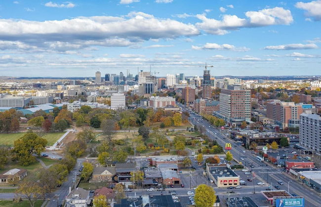 121 Hotel Floor 1 & 2 by Avantstay Sleeps 34, 10 Units in Nashville - Foto 36