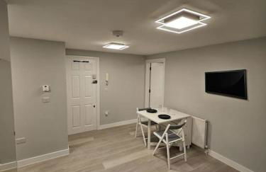 Luxury Flat - With Roof Terrace - Photo 14