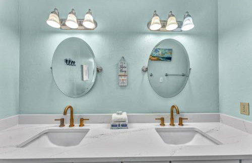 Dog-friendly with Gulf view pool balcony deck fireplace central AC & W&D - Foto 16