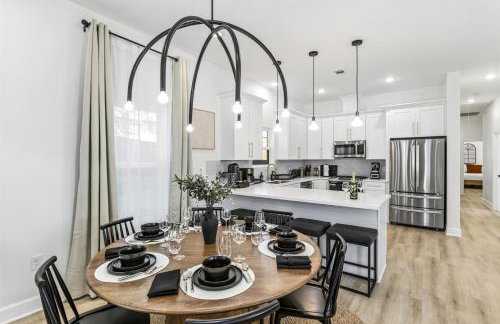 4BR Sleeps 12 Walk to Beach Pool Yard Dogs New 2023 Build - Foto 15