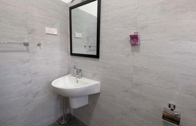 Rooftop Garden - 3 Bedrooms - Parking - 10minbeach - Photo 15