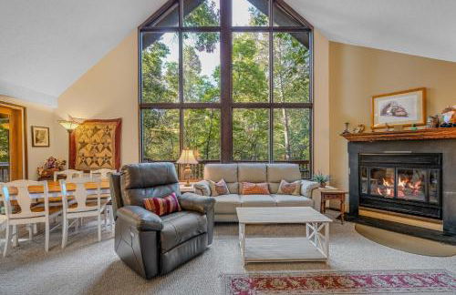 Fox Hollow - Hot Tub, Wifi, Pet Friendly, Screen Porch, Deck, Recreation Center, Pool Access, Golf Nearby, Hiking, Grill, Fireplace, King Bed - Foto 23