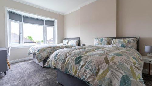 4 Bedrooms Homely House - Sleeps 6 Comfortably with 6 Double Beds,Glasgow, Free Street Parking, Business Travellers, Contractors, & Holiday-Goers, Near All Major Transport Links in Glasgow & City Centre, Perfect for Common Wealth Games 2026 - Foto 4