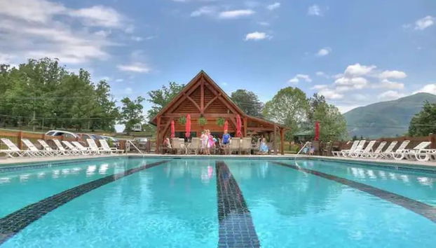 Awe-inspiring Estate w Pool Theater Fire Pit - Foto 5, Habitación