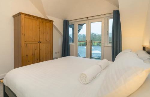 Modern 4-Bed Home Spacious & Comfortable - Pass the Keys - Foto 30