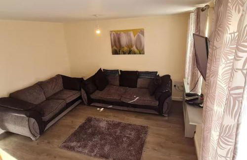 Spacious 3-Bed House - Sleeps 8 Garden & Parking - Foto 26