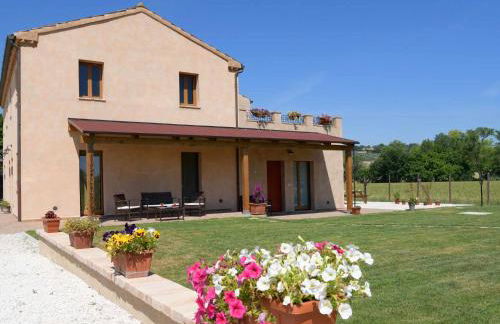 Casa Montefiore 13 LT nella tranquilla campagna Marchigiana - Foto 1