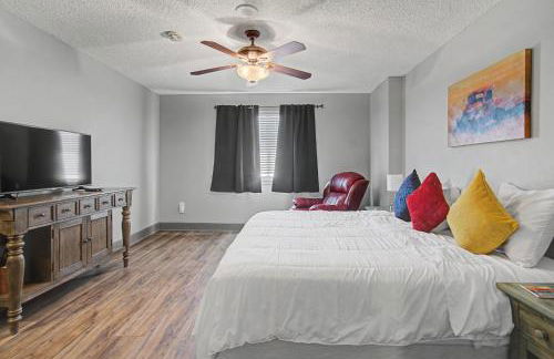 Shop and Dine Fort Worth Condo with Racetrack Views! - Photo 27