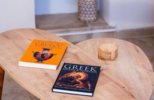 Central, Calm with Courtyard - Foto 39