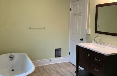 Red Brick Inn - Walk to the Falls, the Casino and all Downtown Restaurants - Photo 32