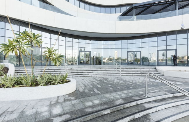 AirTLV - Menachem Begin Apartment - Foto 15