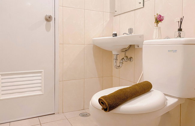 Strategic And Restful 2Br Springlake Summarecon Bekasi Apartment - Foto 19