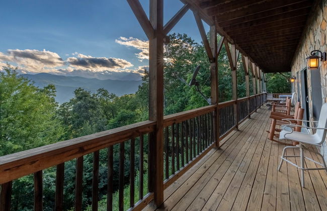 Luxury 4200 Sqft Log Cabin on 50 Acres Sleeps 16 - Foto 52