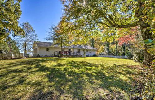 Mod Stable House on 10 Acres, Walk to Lake! - Foto 30