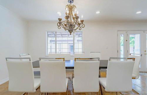 Cozy Home with Pool and Jacuzzi Minutes from Universal Studios - Foto 9