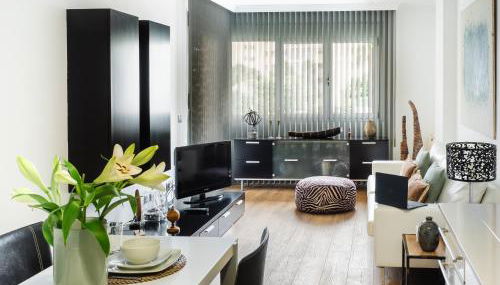 Apartment Abora Garden with terrace, pool, extensive gardens and free parking - Foto 2