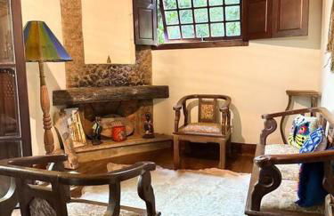 Casa chalet, Centro, vaga 2 carros, alto padrão - Foto 25