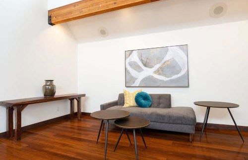 Seaside Art Gallery Loft Inspire Your Creativity with Breathtaking Views! - Foto 6