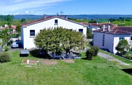 LE HAVRE D'ATHENA - Grand appart, jardin privé, abri vélos & accès rapide A61 - Foto 48