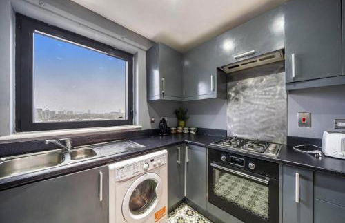 Comfy Stylish Unit Near Canary Wharf l Top Floor Ideal for Business and Leisure Privacy l No Minimum Stay I - Photo 16