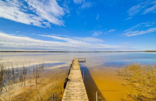 Dock and Fire Pit Lakefront Cottage in Gould City! - Foto 23