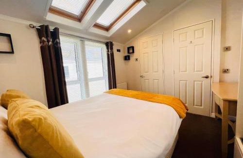 2 Bedroom Lodge TH35, Nodes Point, St Helens, Isle of Wight - Photo 10