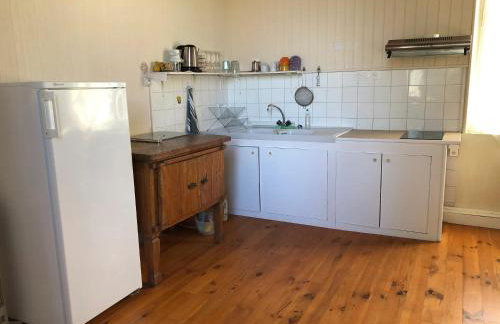 Maison charmante à Saint-Germain-de-Lusignan, parking privé - Foto 3