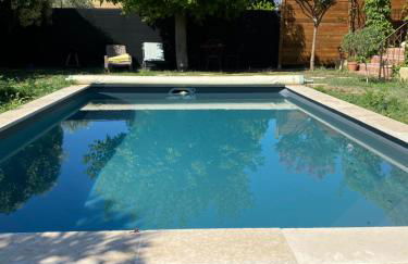 Gîte Lou Sabaï au pied des dentelles de Montmirail, piscine partagée - Photo 1