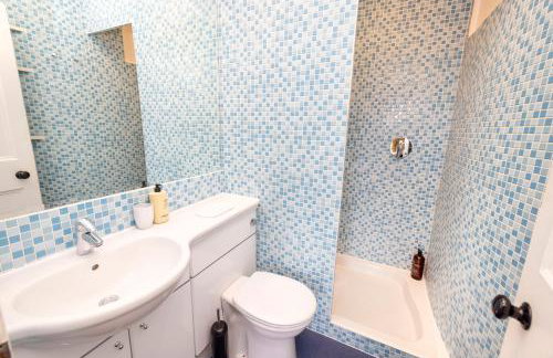 JOIVY 5 Bedroom Apt Near Meadows & George Square - Foto 80