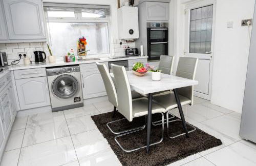 Castle House - Photo 16