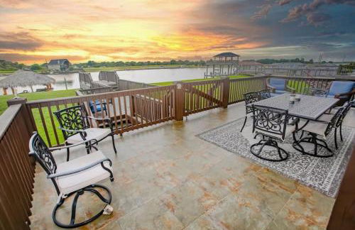 Luxury Waterfront Home Family and Pet Friendly Near Surfside Beach 11 Mins - Foto 3