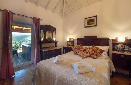 Castelo Gerês - Exquisite Eco-Cottage - jacuzzi - Foto 24