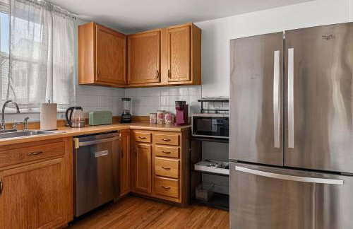 Charming 4BR Retreat in Arlington Sleeps 12 NearDC - Foto 47