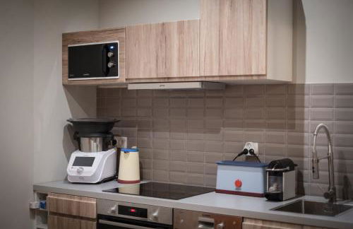 room five - parking, balnéothérapie, place nationale, un havre de paix - Foto 7