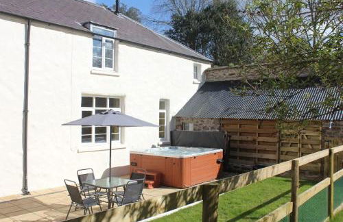 1 Courtyard cottage with hot tub and walled garden - Foto 8