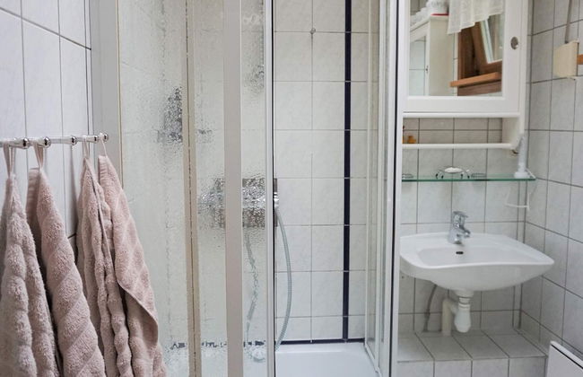 5 Person Holiday Home in Knared - Foto 8