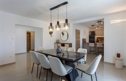 Luxurious new apartment with pool - Foto 33