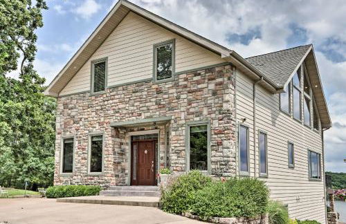 Boat Dock and Kayaks Luxury Lake of the Ozarks Home - Foto 39